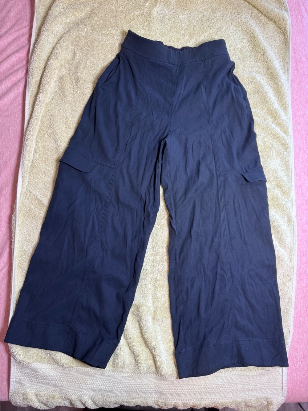 lululemon athletica Wide-Leg Cargo Pants in Navy